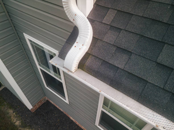 Roof inspection photo for free roofing estimate in Chicago IL